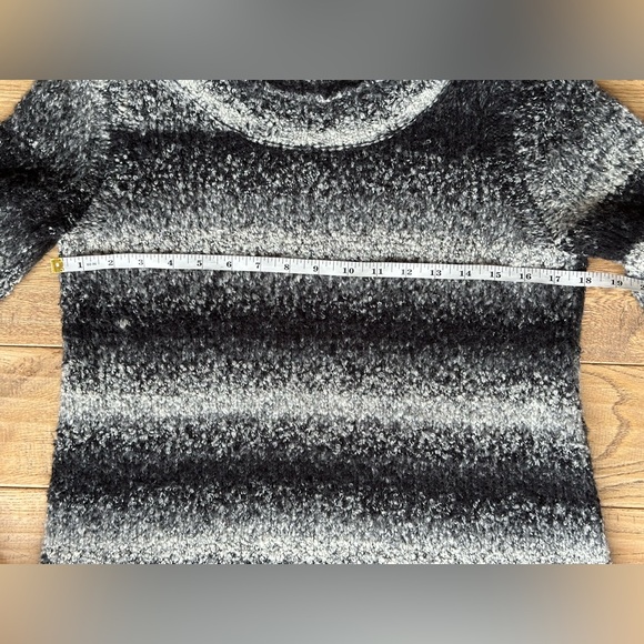 Splendid Ombré Stripe Cowl Neck Sweater size Medium - Picture 8 of 11